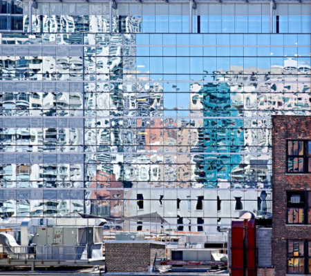 Andrea y Rob Stone, para su serie "City Reflections", inspirada en los abstractos reflejos de diferentes superficies reflectantes de la ciudad