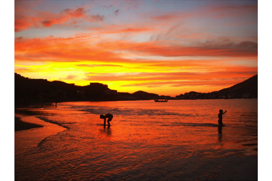 KAREN CHAMBA 12 PROYECTO PUCUSANA/ LINDLEY Sin título-3-01